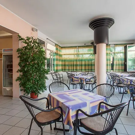 ホテル Hotel Benvenuti