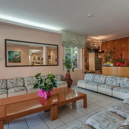 Hotel Benvenuti فندق 3*