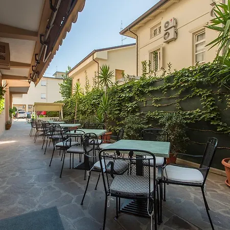 Hotel Benvenuti 3*
