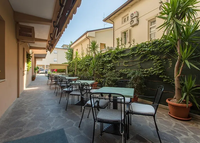 Hotel Benvenuti 3*